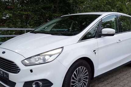 Ford S-Max 156.000 km 12.900 € Berlin 12357