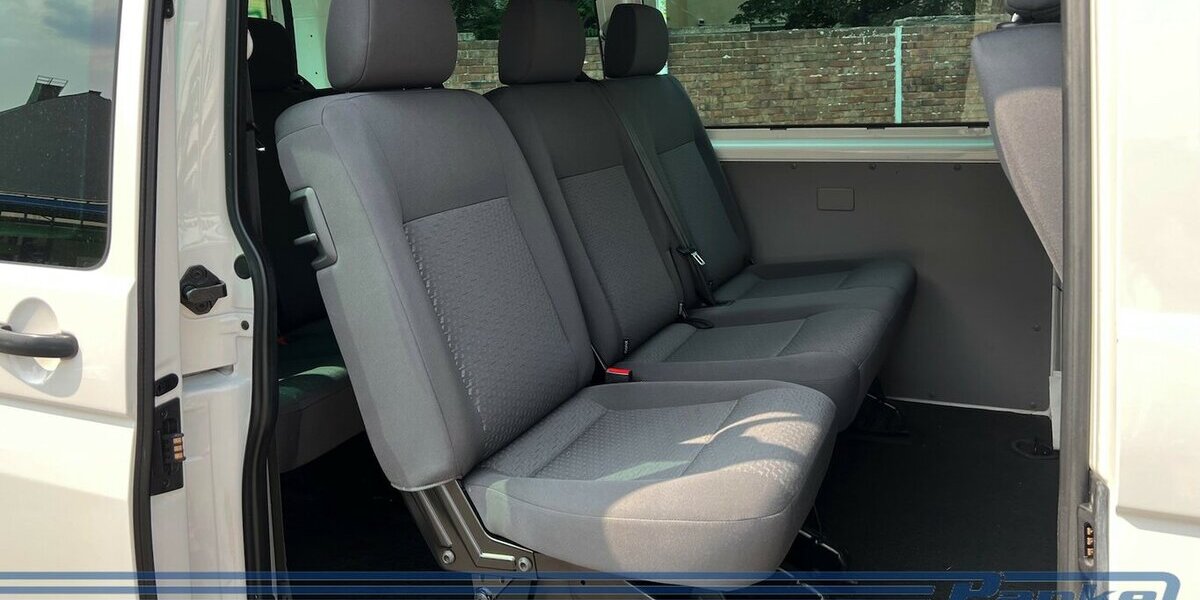 VW T5 Transporter Kombi 1. Hand 8 sitzer 169.000 km 14.990 € Berlin 13187