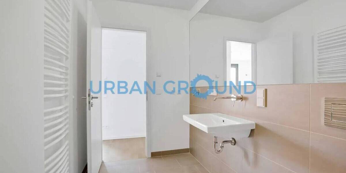 Etagenwohnung Berlin Mitte - 3 Zimmer, 81 m&sup2;, 2.160&euro; | Angebot:26451651