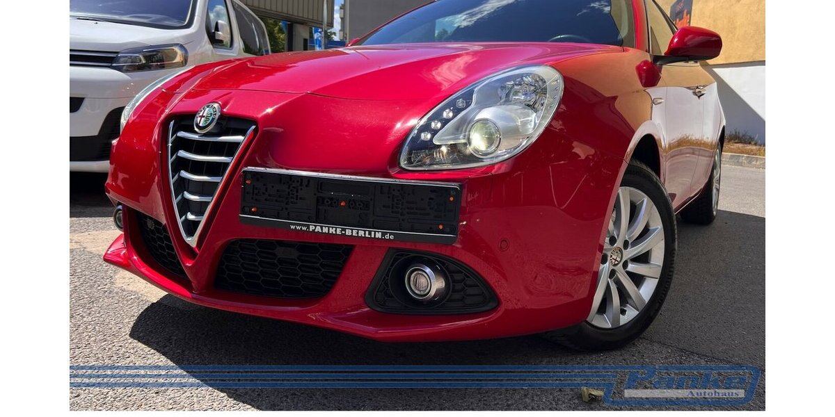 Alfa Romeo Giulietta Turismo*Pano*Schiebe*Sport*SHZ*Tempo* 95.791 km 10.990 &euro; Berlin 13187