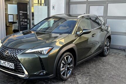 Lexus UX 5.000 km 49.980 &euro; Berlin 13403