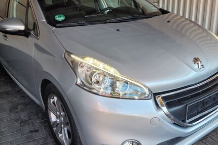 Peugeot 208 81.433 km 9.900 &euro; Berlin 12277