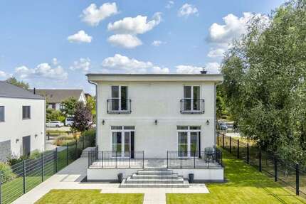 Haus zum Kaufen in Potsdam 2.390.000 € 317 m² 9 zimmer