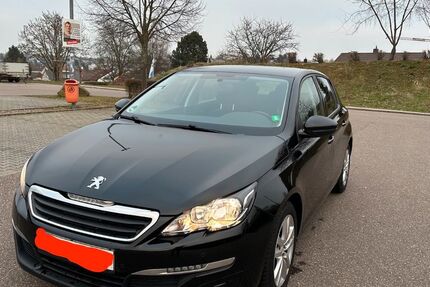 Peugeot 308 101.000 km 8.700 &euro; Berlin 13057