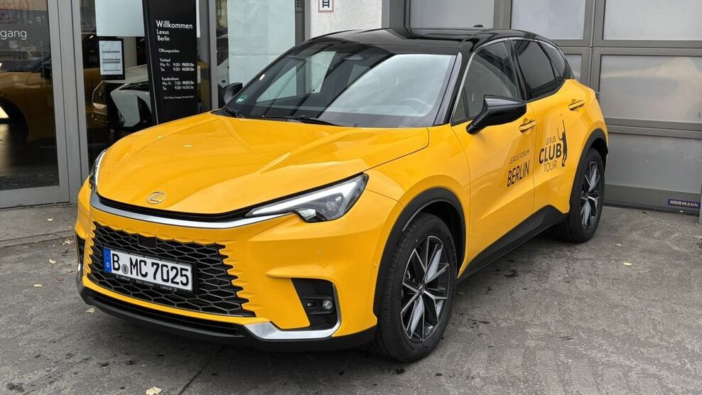 Lexus LBX 5.000 km 40.890 € Berlin 13403