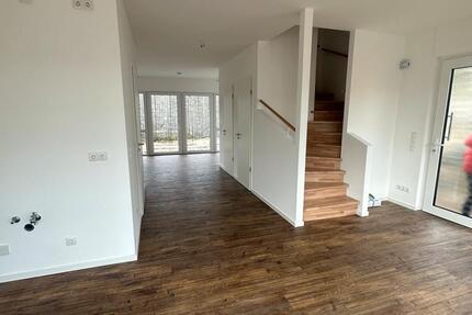 Haus Ludwigsfelde - 5 Zimmer, 105 m&sup2;, 1.700&euro; | Angebot:27625644