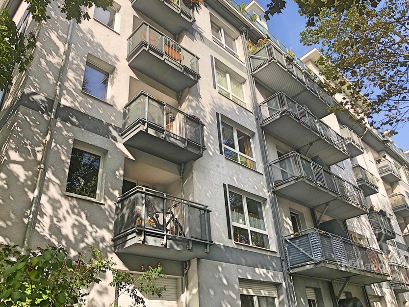 PRAKTISCHE HOCHPARTERRE-WOHNUNG MIT GROSSEM BALKON IM BEGEHRTEN BAYERISCHEN VIERTEL! 2 zimmer