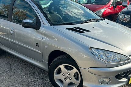 Peugeot 206 76.419 km 3.990 € Berlin 13089