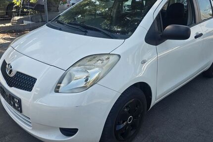 Toyota Yaris 247.000 km 1.750 &euro; Berlin 13599
