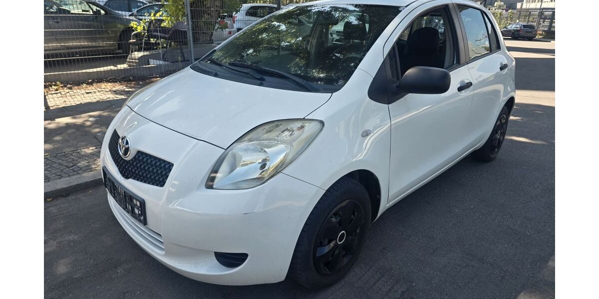 Toyota Yaris 247.000 km 1.750 &euro; Berlin 13599