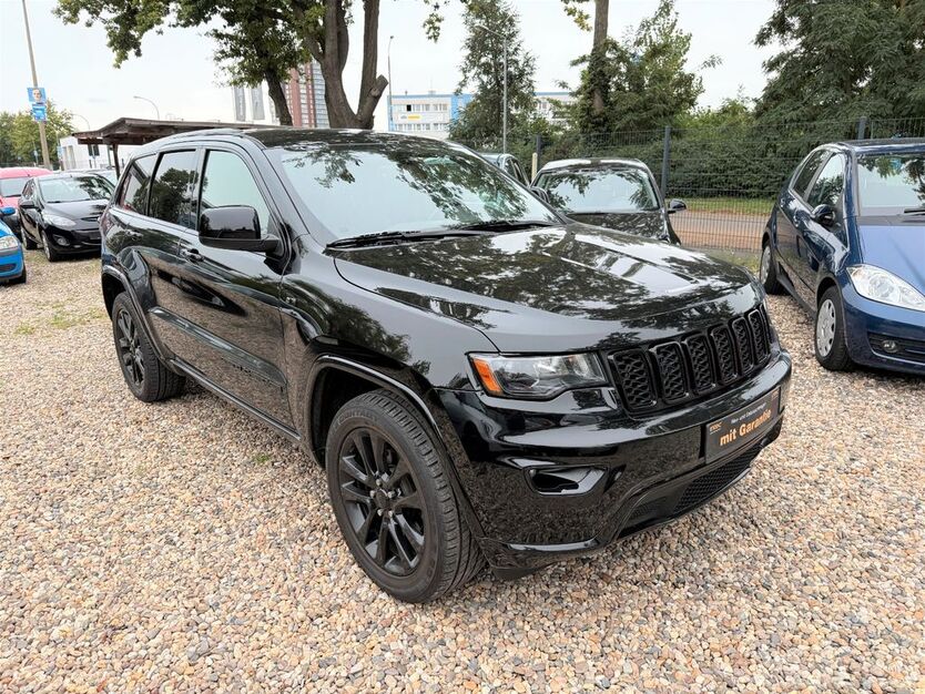 Jeep Grand Cherokee 99.999 km 26.500 € Potsdam 14480