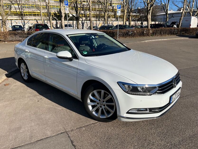 VW Passat 86.700 km 18.800 € Berlin 13435