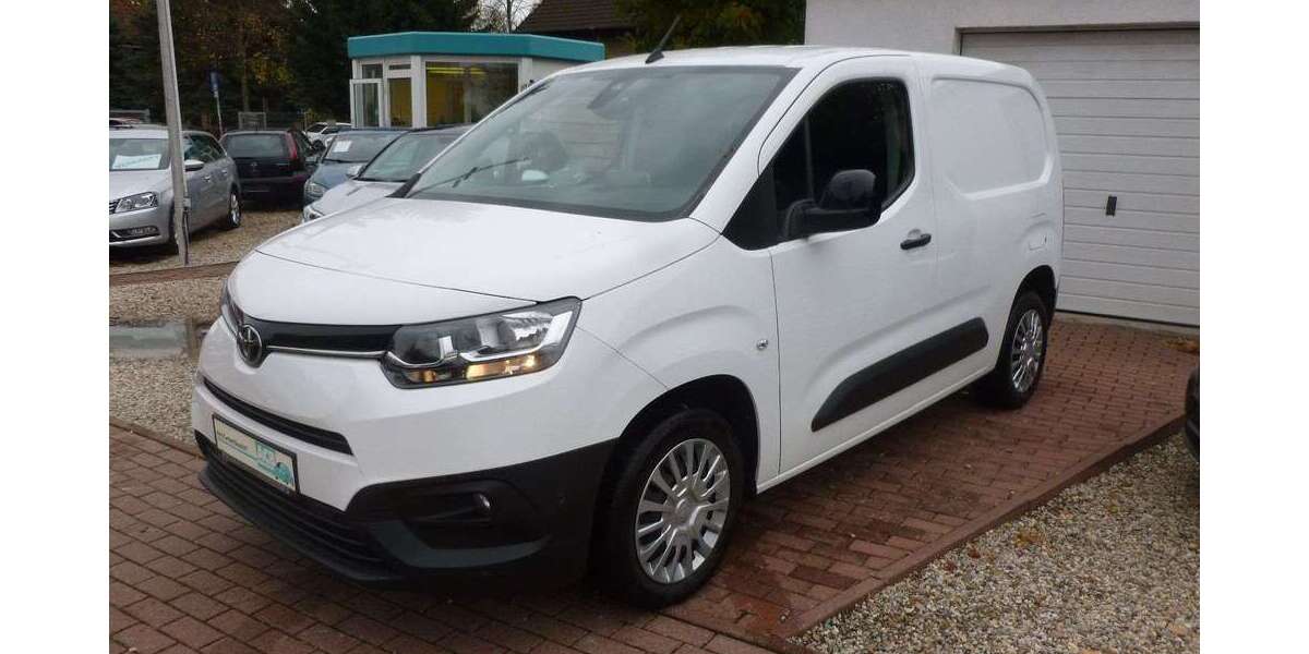 Toyota Proace 83.362 km 14.900 € Berlin 12683