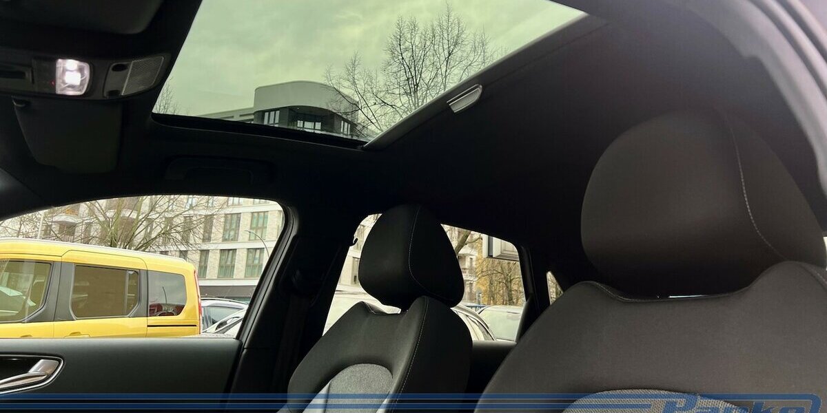 Audi A1 ambition*S-Tronic*Pano*SHZ*Navi*Tempo* 146.777 km 11.490 &euro; Berlin 13187