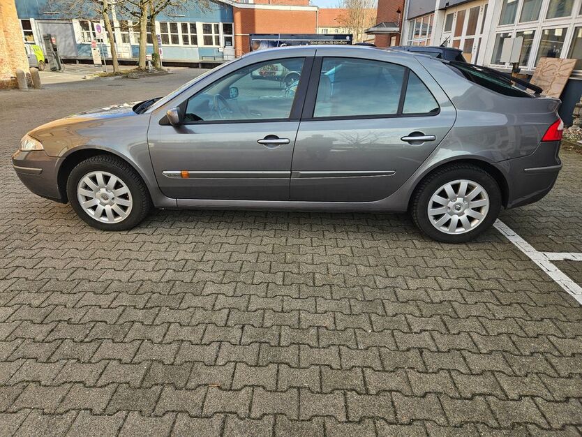 Renault Laguna 99.800 km 2.300 € Berlin 13403