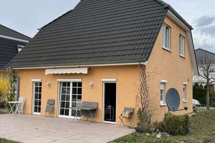 Haus Stahnsdorf - 4 Zimmer, 105 m&sup2;, 2.400&euro; | Angebot:24901296