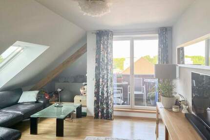 Sichere Mieteinnahmen in Berlin-Karlshorst - Gepflegte DG-Wohnung mit Dachbodennutzung 3 zimmer