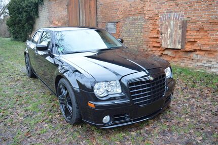 Chrysler 300C 123.000 km 21.490 € Berlin 12557