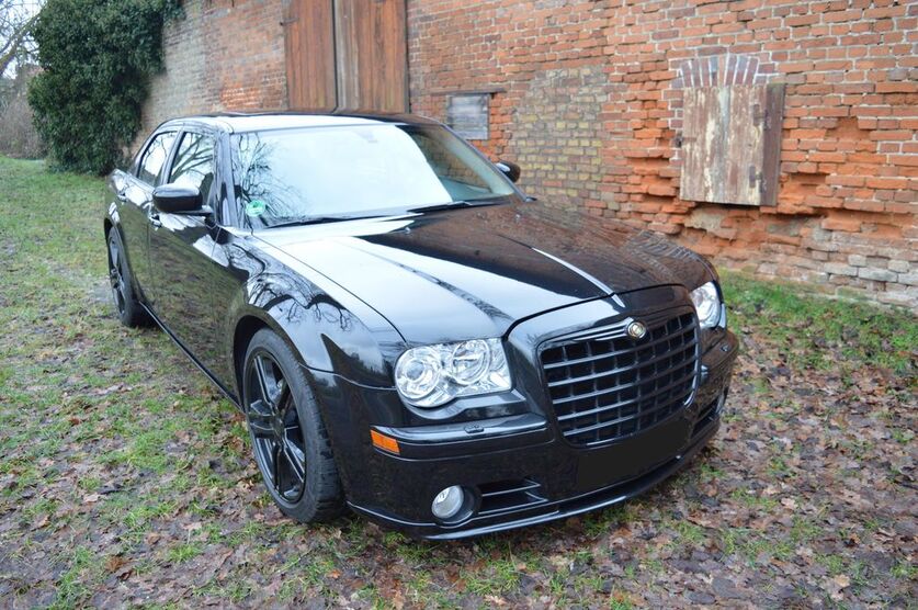 Chrysler 300C 123.000 km 21.490 € Berlin 12557
