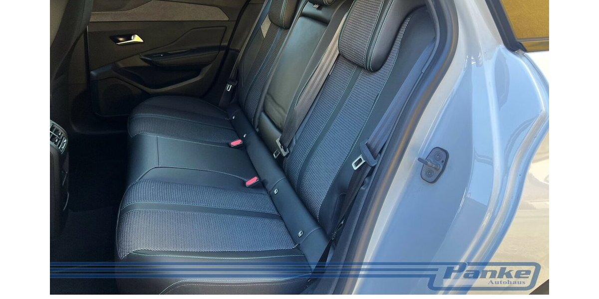 Peugeot 308 Allure EAT8*NAV*Carplay*LED*360°*Cockpit* 150.000 km 16.490 &euro; Berlin 13187