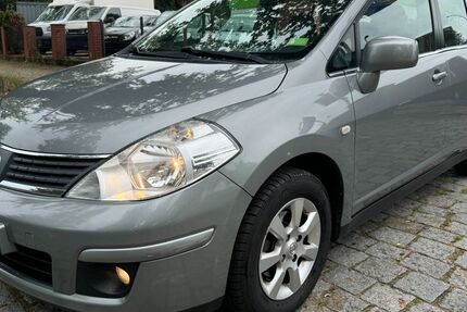 Nissan Tiida 180.000 km 2.399 &euro; berlin 12527