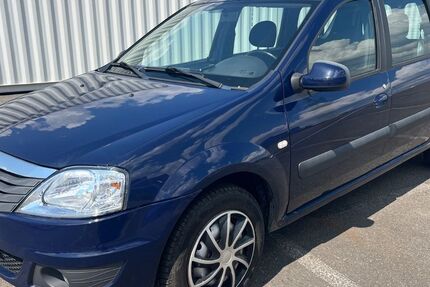 Dacia Logan 119.000 km 2.700 &euro; Berlin 12057
