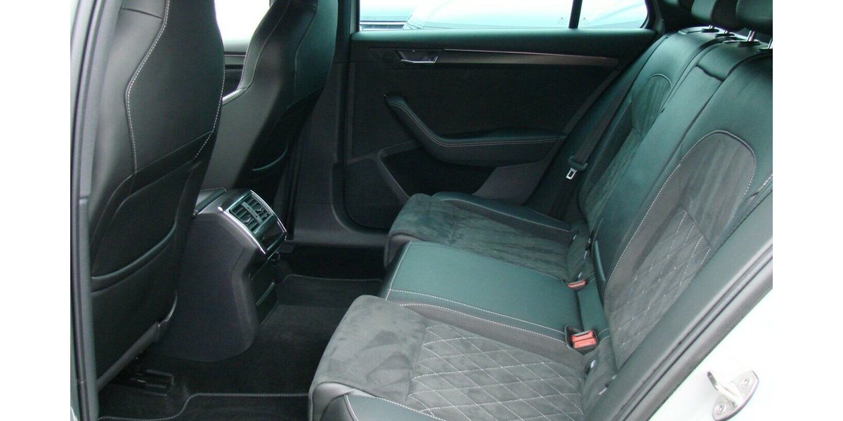 Skoda Superb 2.0TDI Sportline ACC Columbus Kamera AHK 34.483 km 35.980 &euro; Falkensee 14612