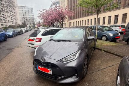 Toyota Yaris 4.000 km 22.000 &euro; Berlin 10178