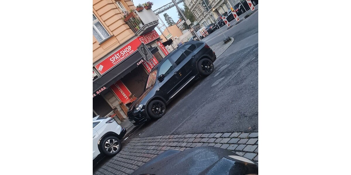 BMW X5 211.000 km 11.000 &euro; Berlin 10178