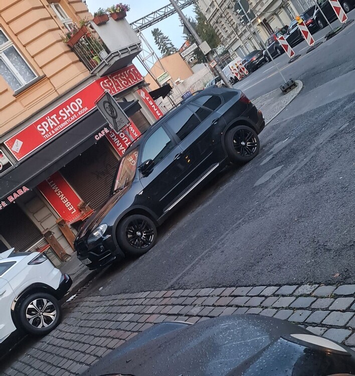 BMW X5 211.000 km 11.000 € Berlin 10178