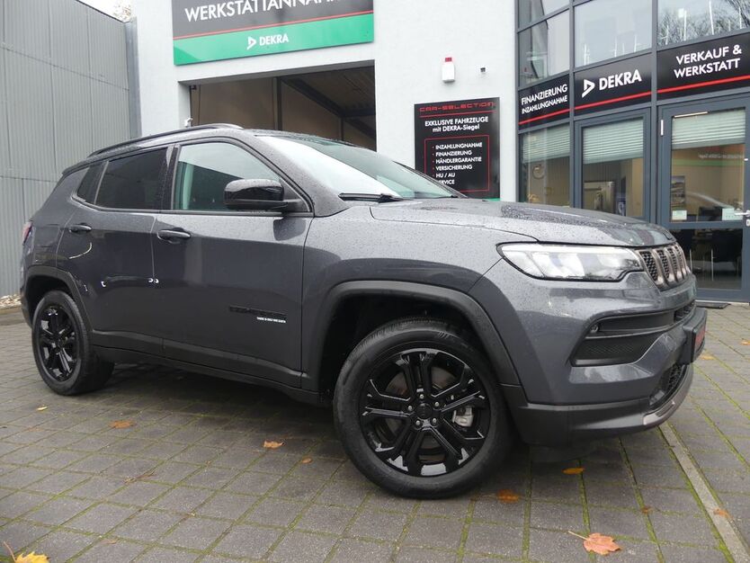 Jeep Compass 12.041 km 25.600 € Berlin 13156