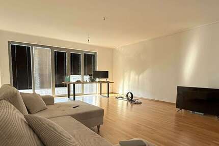 Wohnung Berlin Mitte - 3 Zimmer, 114 m&sup2;, 2.100&euro; | Angebot:26857443