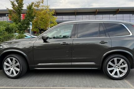 Volvo XC90 142.000 km 29.900 &euro; Potsdam 14476