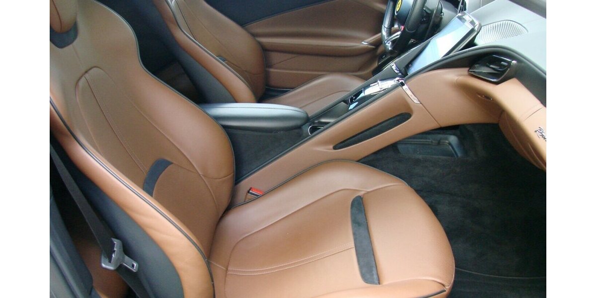 Ferrari Roma Grigio Silverstone Carbon MagneRide LED JBL 16.901 km 209.980 € Falkensee 14612