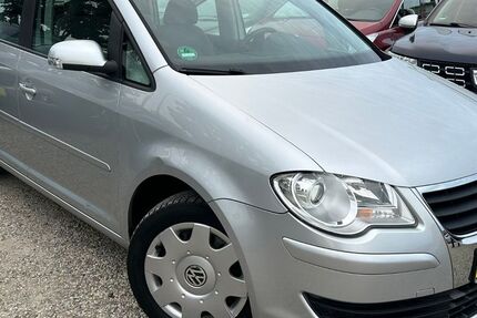 VW Touran 150.281 km 6.490 &euro; Berlin 13089