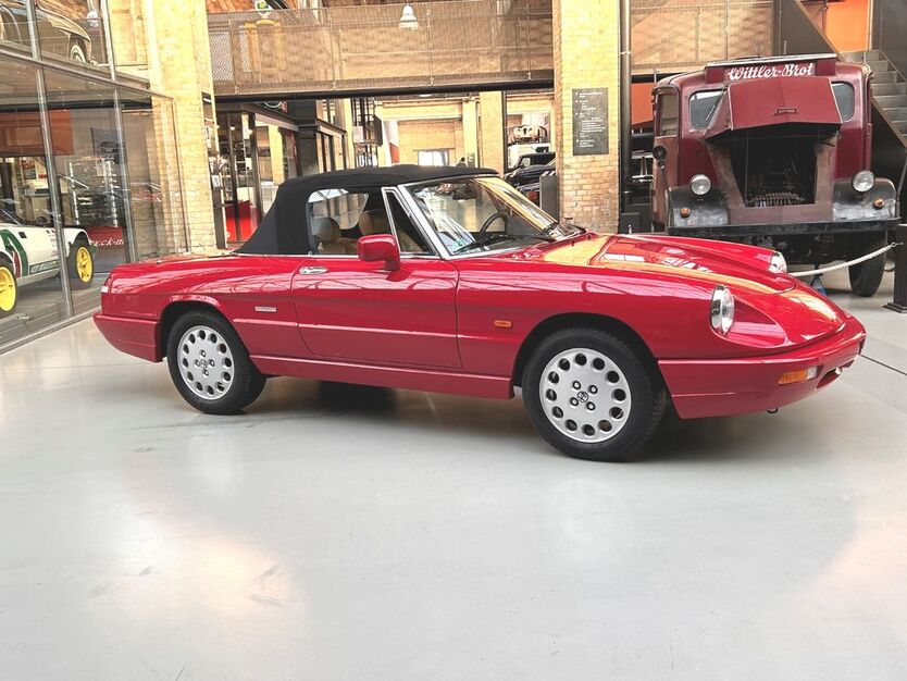 Alfa Romeo Spider 144.000 km 24.800 € Berlin 10553