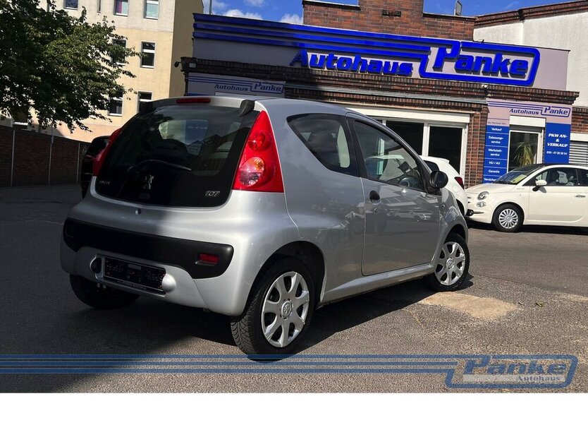 Peugeot 107 1.0 Petit Filou 70* 01/25 letzter Service * 47.106 km 2.990 € Berlin 13187