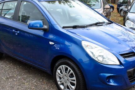 Hyundai i20 72.100 km 3.599 € Berlin 13057
