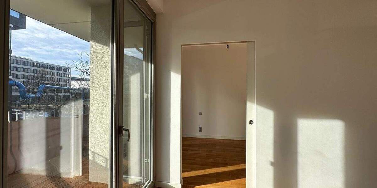 Moderne 2-Zimmer-Wohnung mit Balkon direkt an der Spree – Concierge & Toplage Charlottenburg 2 zimmer