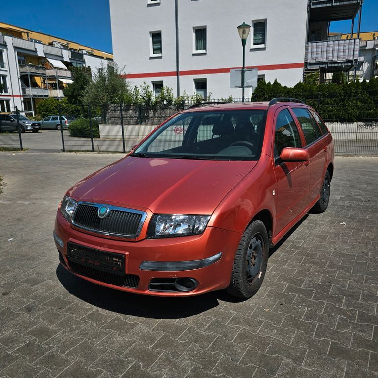 Skoda Fabia 121.000 km 2.590 € Berlin 13158