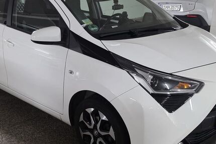 Toyota Aygo (X) 57.210 km 10.500 € Berlin 13439