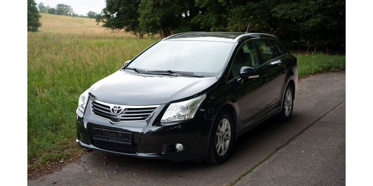 Toyota Avensis 206.000 km 4.450 &euro; Berlin 12059