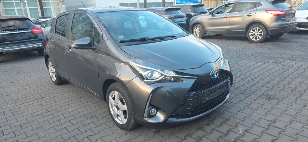 Toyota Yaris 29.985 km 14.499 &euro; Berlin 13581