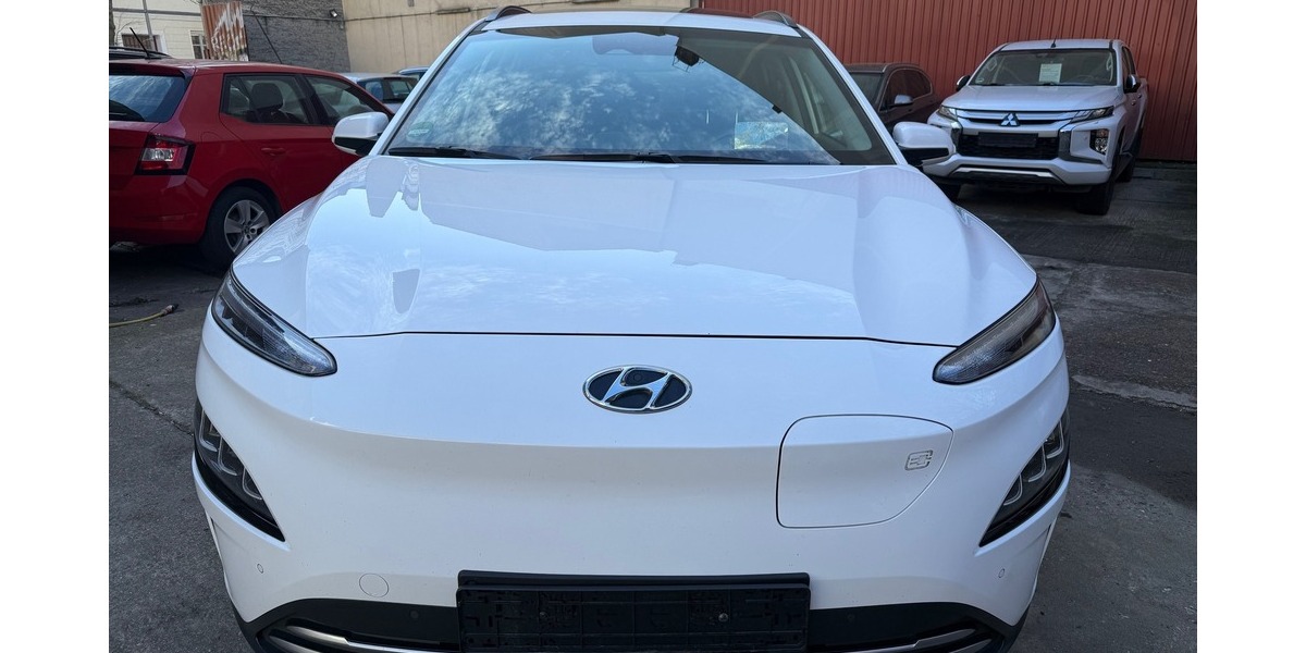 Hyundai Kona große Batt./NaviCAM/LED/64kwh/Schiebedach 139.969 km 15.900 &euro; Berlin 10247