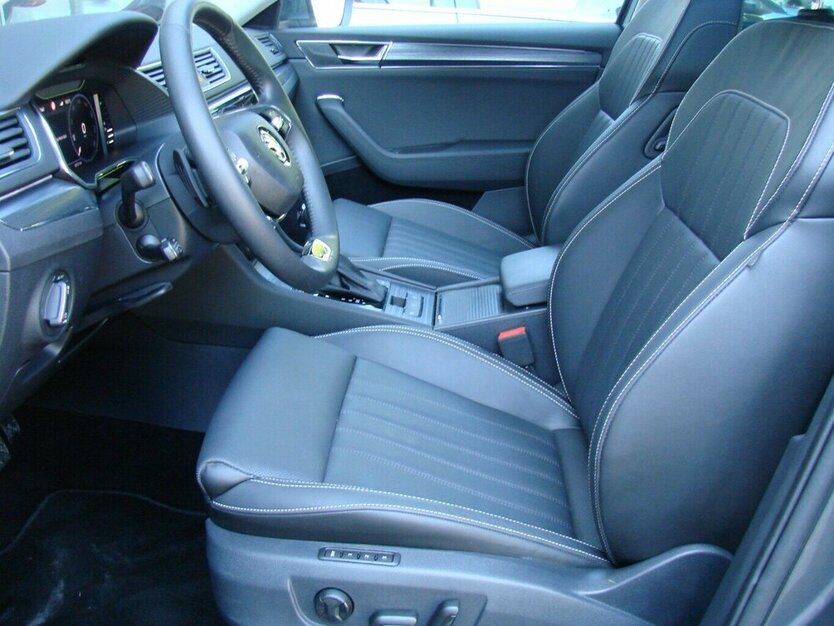 Skoda Superb 2.0TDI Style Pano ACC Columbus Standheizung 26.128 km 34.980 € Falkensee 14612