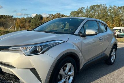 Toyota C-HR 60.000 km 15.890 &euro; Berlin 12099