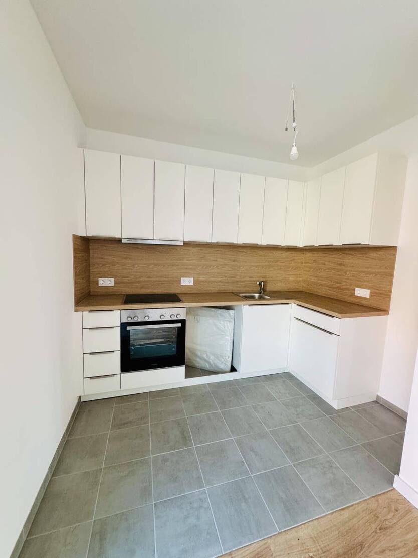 Geräumige Wohnung nahe Barbarossaplatz! *2x Balkone EBK Aufzug*