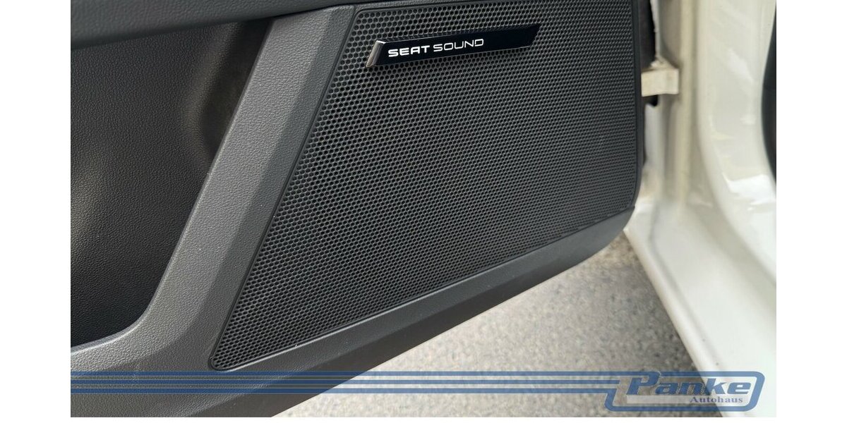 Seat Leon FR Alcantara Navi Sitzheizung SR/WR 85.720 km 12.290 &euro; Berlin 13187