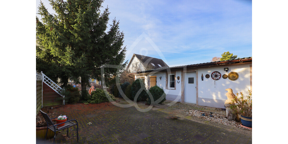 EFH auf ca. 2.298 m² Grundstück mit Pool und Nebengebäuden in Mahlow! - Einfamilienhaus Blankenfelde-Mahlow Mahlow | Angebot:24945405