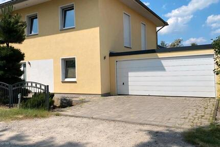 Haus Kleinmachnow - 6 Zimmer, 182 m&sup2;, 2.500&euro; | Angebot:26554802